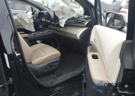 2021 Toyota Sienna Xle z USA, uszkodzony, nr VIN 5TDYRKEC4MS072636